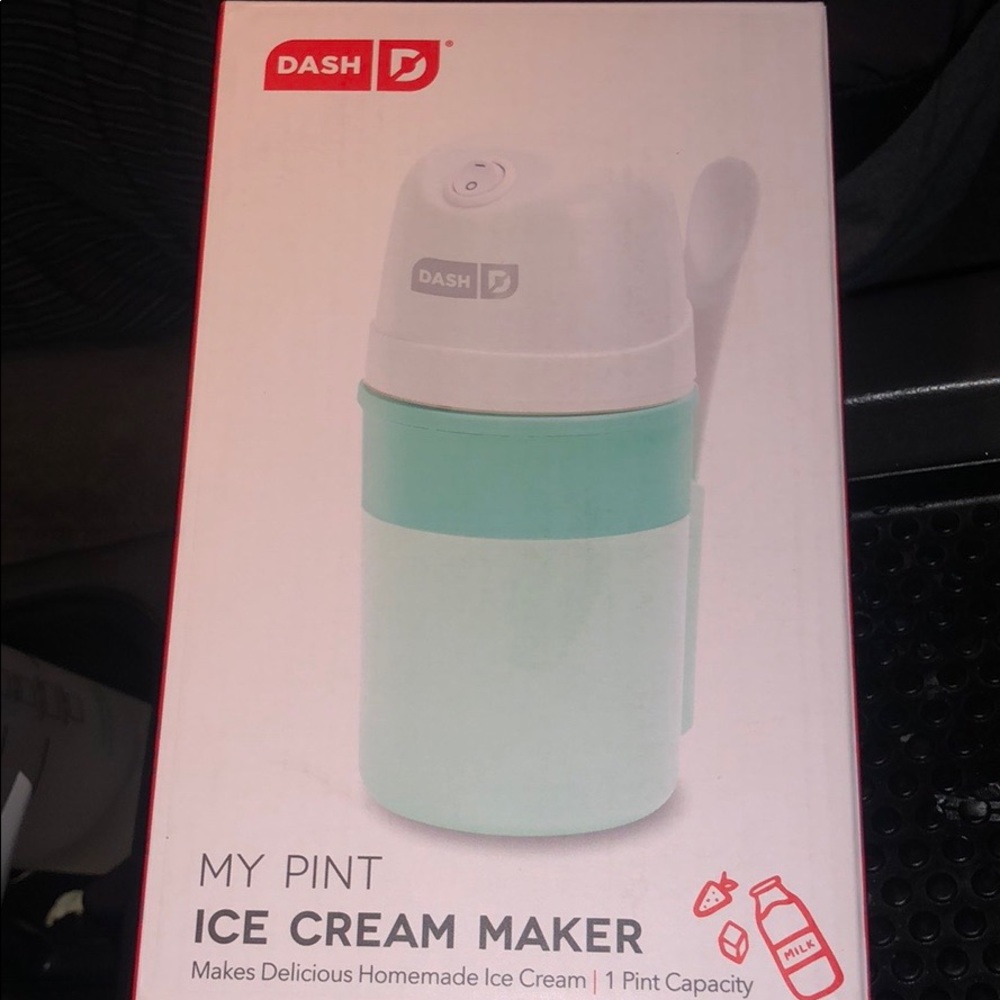 Ice cream maker